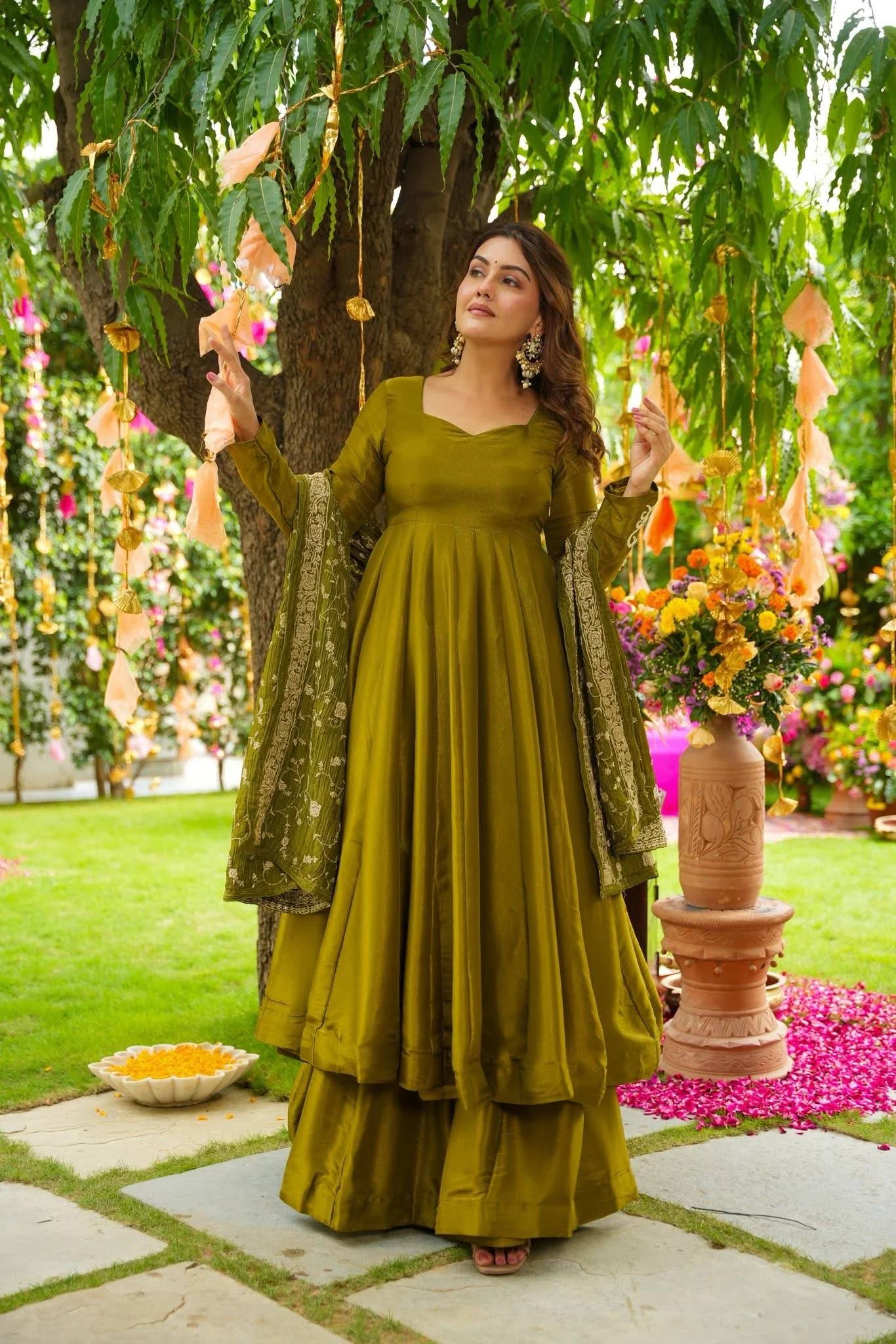 Elegance in Every Shade of Green - Image 3