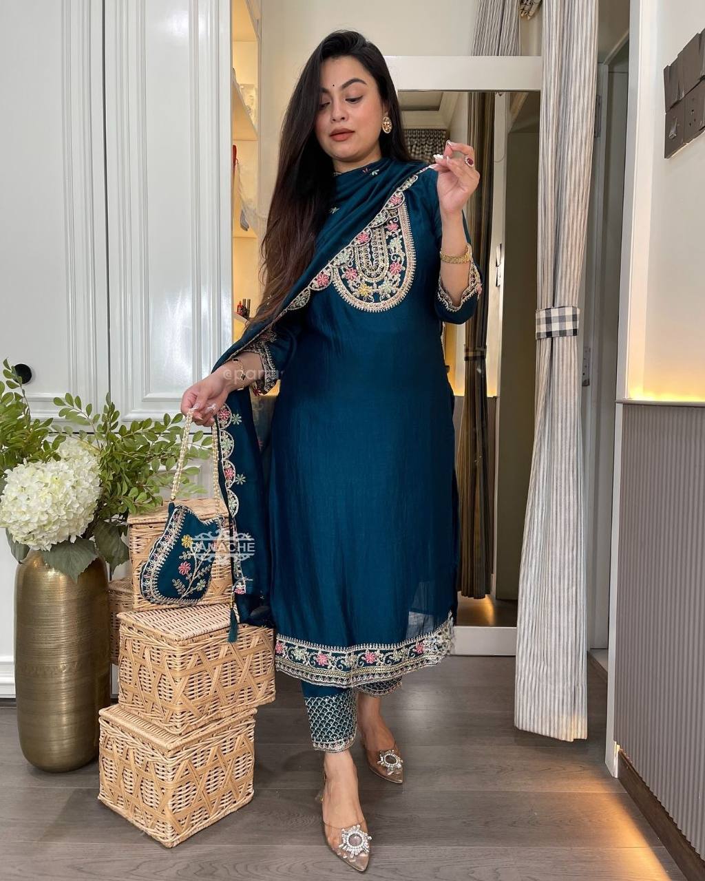 Elegant Ethnic Ensemble Collection - Image 8