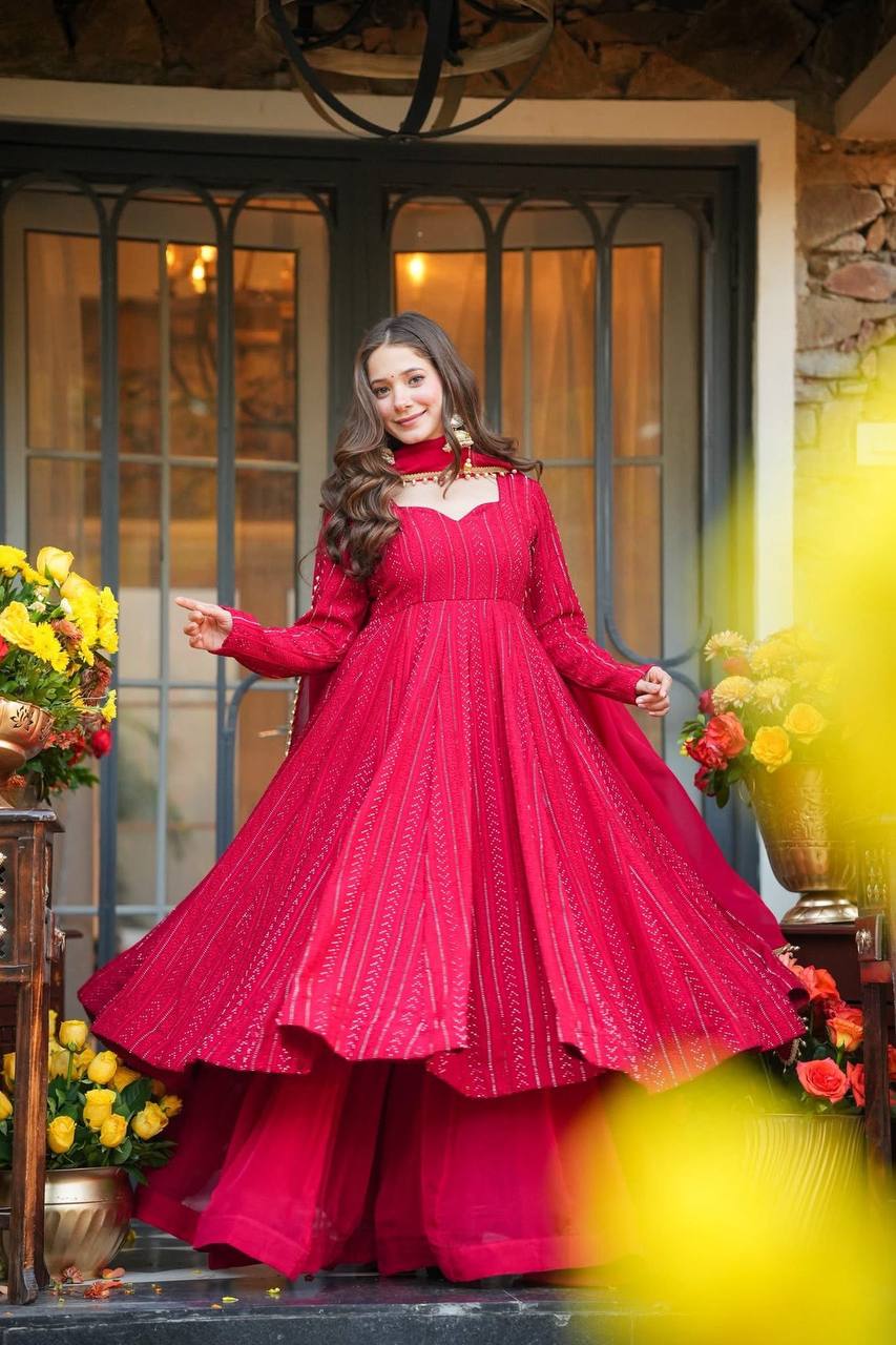 Timeless Grace: The Red Ensemble - Image 7